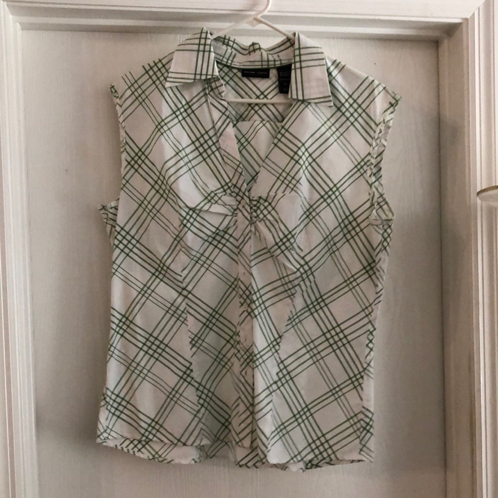 Brand New New York And Company Sleeveless Green Plaid Top